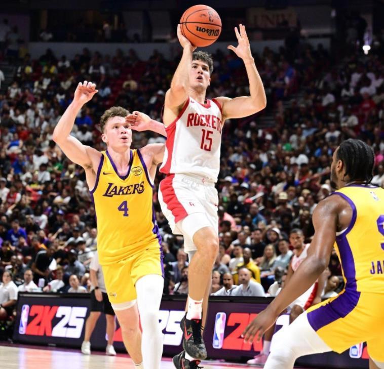 2场7中0仅拿1分！仍获火箭合同？场均7+6+2抢断，防守打动乌度卡