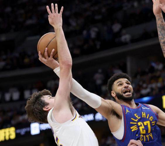 彩票直播-季后赛先生！穆雷又成湖人心头刺，反衬拉塞尔拉胯